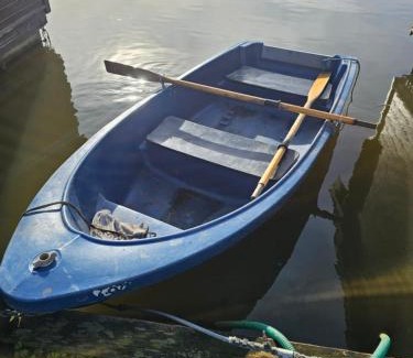 Smallburgh Boat Rental | Hickling Broads Lodge Houseboat