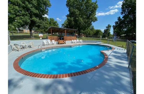 Pittsburg House | Hickory Grove Hideaway - Cabin 2