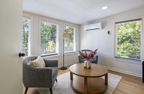 Gravois Mills House | Hidden Cove Oasis, 4BR Lakefront Retreat