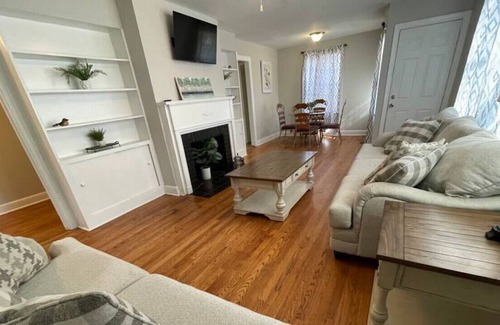 Gadsden House | *Hidden Gem Close 2 Everything *