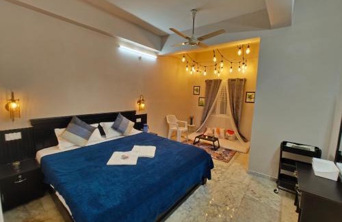 Banjara Hills Apartment | Hidden Gem - Fully Furnished 1BHK with Café Lights & Canopy, AC & Fast Wifi