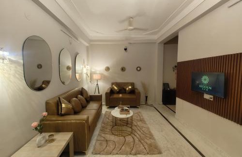 Banjara Hills Apartment | Hidden Gem - Fully Furnished 1BHK with Café Lights & Canopy, AC & Fast Wifi