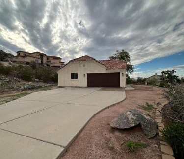 San Tan Valley House | Hidden Gem Golf & Hiking