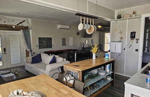Panama City Beach Apartment | Hidden Gem Guest House, 15min Pier Park, 5 min Beach & Publix Sports Complex