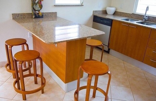Esperanza House | Hidden Gem in Esperanza-Easy Walk to Waterfront, Restaurants, Shops & Beach