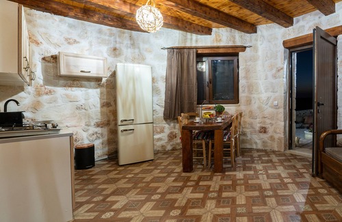 Koiliomenos Villa | Hidden Hills Bio Farm with Private Pool