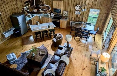 Abbeville Cabin | Hidden Oaks Cozy Cabin #5
