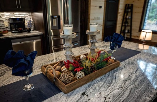 Smithville Cabin | Hidden Solace - Cozy & Romantic