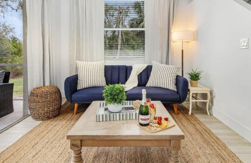 Iona House | Hideaway at Hidden Palms Cove