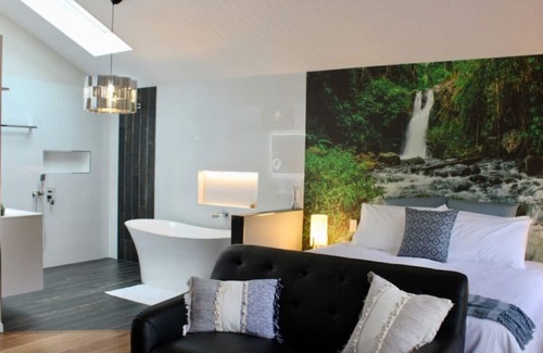 Mapleton Cabin | Hideaway Falls - Staggys Cottage