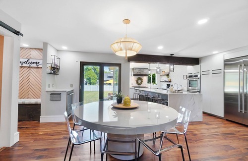 Mason House | High-end home w/fireplace, gourmet kitchen, sauna, game rm/large yard/fire pit