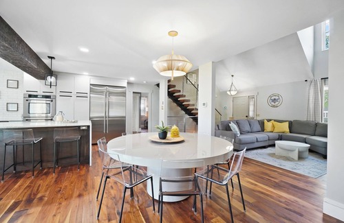 Mason House | High-end home w/fireplace, gourmet kitchen, sauna, game rm/large yard/fire pit