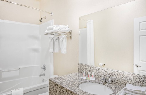 Peace River Hotel | High Point Inn & Suites Peace River