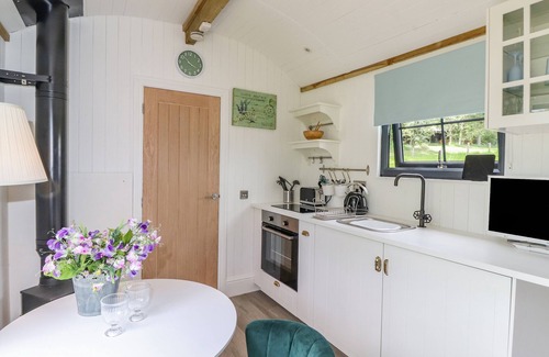 Hayton Cottage | HIGH RIGG SHEPHERD'S SUNRISE, pet friendly in Brampton, Cumbria