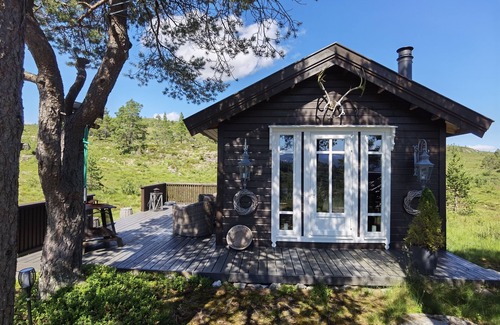 Gjemnes Municipality Cabin | High standard cabin with view, hiking and fishing Ocean boat rental possible