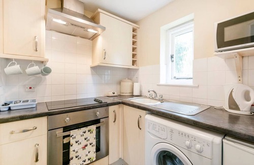 Tring Apartment | Highfield Lodge in Tring situated near beautiful woodland and field walks