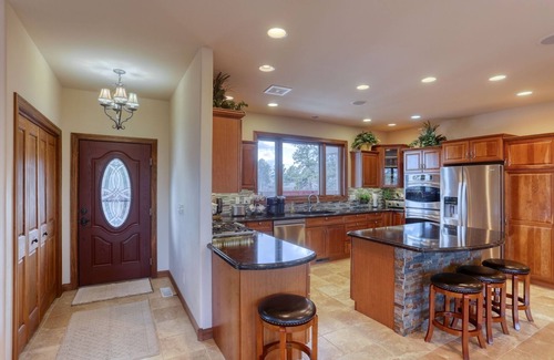 Colonial Pine Hills House | Highland Hilltop Retreat | 3 Bed, 3 Bath