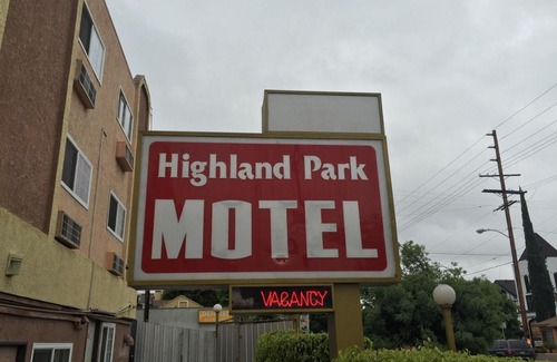 Eagle Rock Hotel | Highland Park Motel