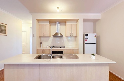 Craigieburn House | Highlands Home/3B2B1C/Evaporative Cooling/Playground Nearby/Shopping