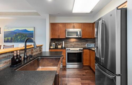 Chestnut Springs House | Highridge Place 42 with Wintergreen Advantage