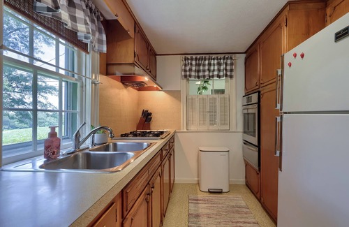 Conestoga House | Highville Hideaway - 2 bed, 1 bath, country views