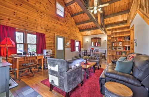 East Stroudsburg House | Hike and Ski Log Cabin in East Stroudsburg!