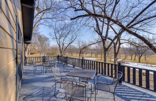 Sulphur House | Hike, Fish and Explore Family Cabin in Sulphur!