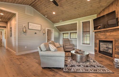 Glenville House | Hike to Waterfalls Chinquapin Mountain Retreat