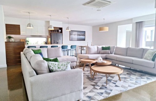 Shepparton North House | Hildeton Pool House - Beautiful large home in Shepparton