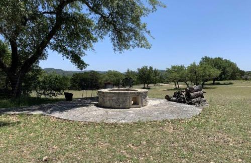 Pipe Creek House | Hill Country Hideout