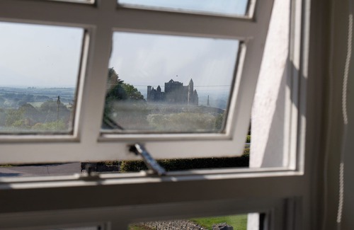Cashel House | Hill House Lodge, overlooking the Rock of Cashel