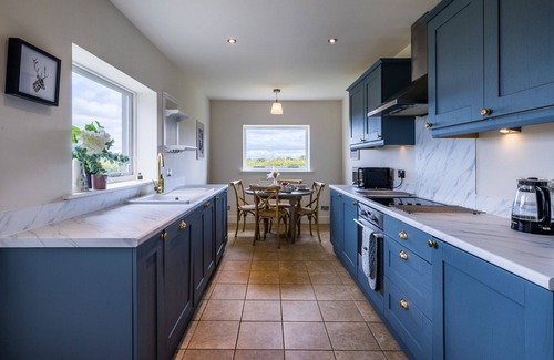 Murthly Cottage | Hill View Cottage - Luxury Cottages