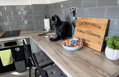 Broseley Apartment | Hillary's Hideaway