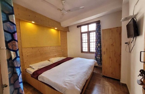 New Manali House | Hills Homestay and Devallya