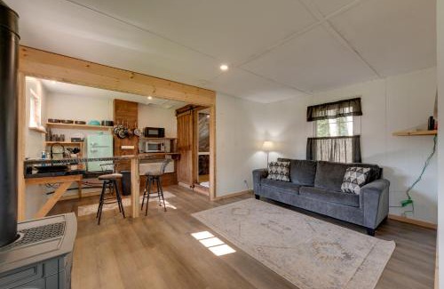 Hillsgrove House | Hillsgrove Creekside Cabin Close to Hiking