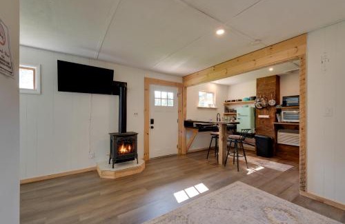Hillsgrove House | Hillsgrove Creekside Cabin Close to Hiking