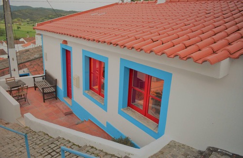 Aljezur House | Hillside 2 in the historical center of Aljezur