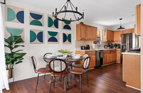 Austin House | Hillside 3BR KingClose to DT Domain Q2
