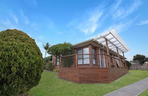 Lakes Entrance House | Hillside Estate