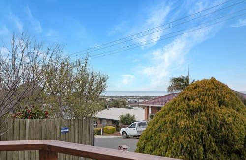 Lakes Entrance House | Hillside Estate