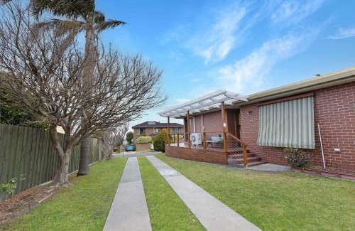 Lakes Entrance House | Hillside Estate
