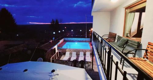 Veliko Tarnovo Villa | Hillside Guesthouse Pushevo