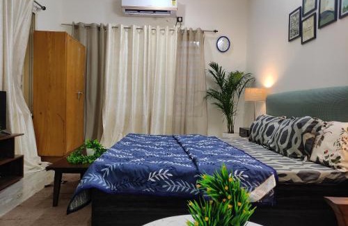 Kathgodam House | HillSide Haven a HomeStay with scenic Mountain views