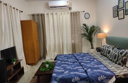Kathgodam House | HillSide Haven a HomeStay with scenic Mountain views