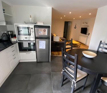 Isuskitza Apartment | Hillside View