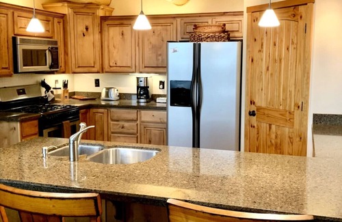 Mountain Club Ski Chalet | Hilltop Chalet-*Stunning Views*, 3mi from downtown