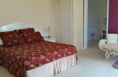 Ninderry Bed & Breakfast | Hilltop Hideaway