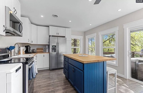 Markesan Cottage | Hilltop Hideaway on Big Twin Lake, minutes from Green Lake attractions.