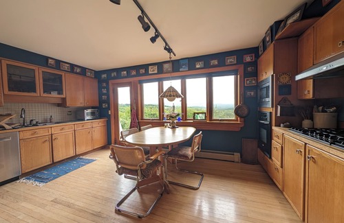 Greensboro House | Hilltop Home in the Green Mountains w/Nordic skiing & a microbrewery paradise.