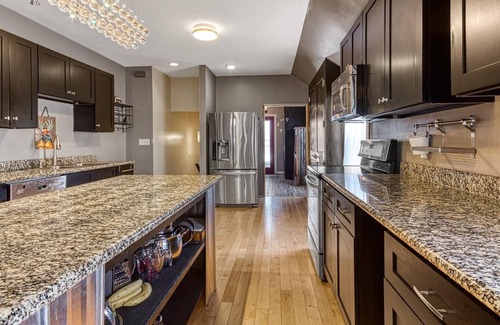 Manitoulin District Apartment | Hilltop Luxe